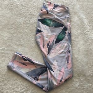 Fabletics Tropics Crop Leggings Size Small